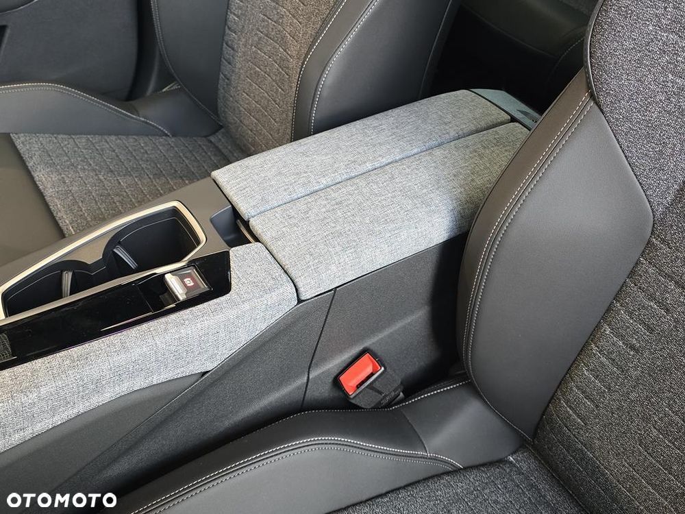 Peugeot 5008 1.2 PureTech mHEV Allure S&S e-DCS6 - 22