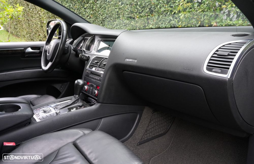 Audi Q7 3.0 TDi Tiptronic - 22