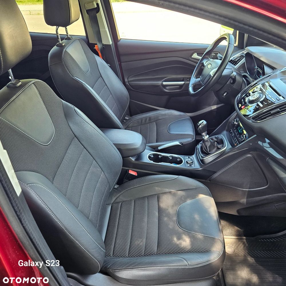 Ford Kuga 1.5 EcoBoost 2x4 Titanium - 26