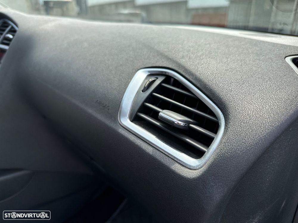 Citroën C4 1.6 HDi Attraction - 13