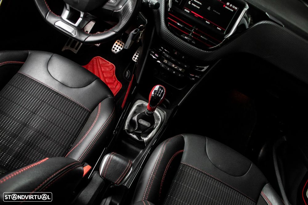 Peugeot 2008 1.2 PureTech GT Line EAT6 - 37