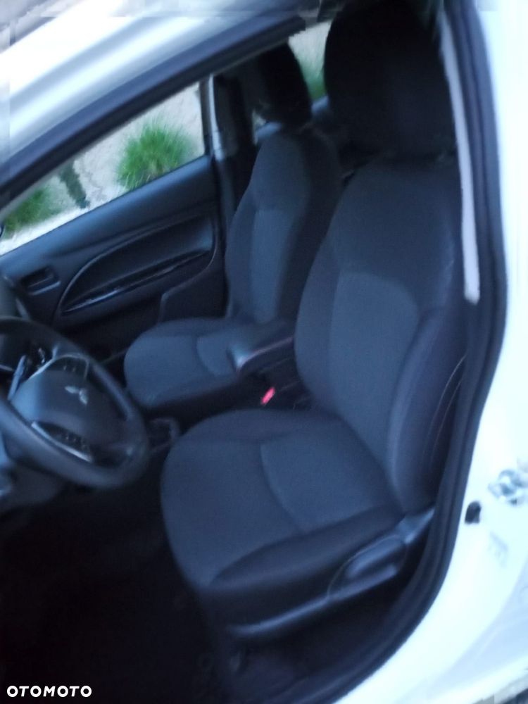 Mitsubishi Space Star AS&G 1.2 Spirit+ Black - 16