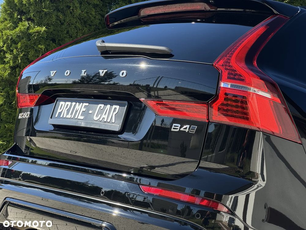 Volvo XC 60 B4 D AWD Plus Dark - 6