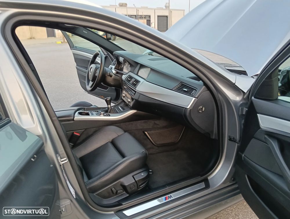 BMW 525 d Pack M - 23