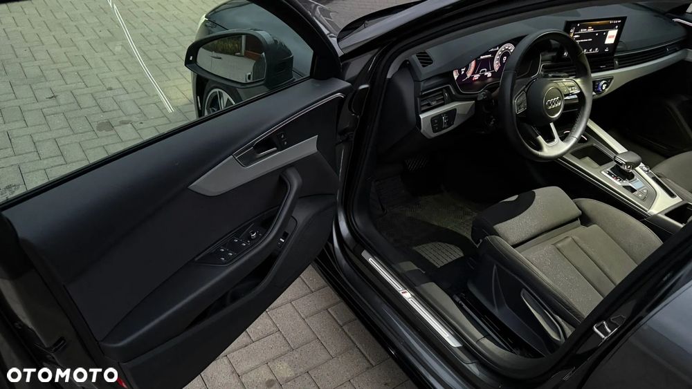 Audi A4 Limousine - 11