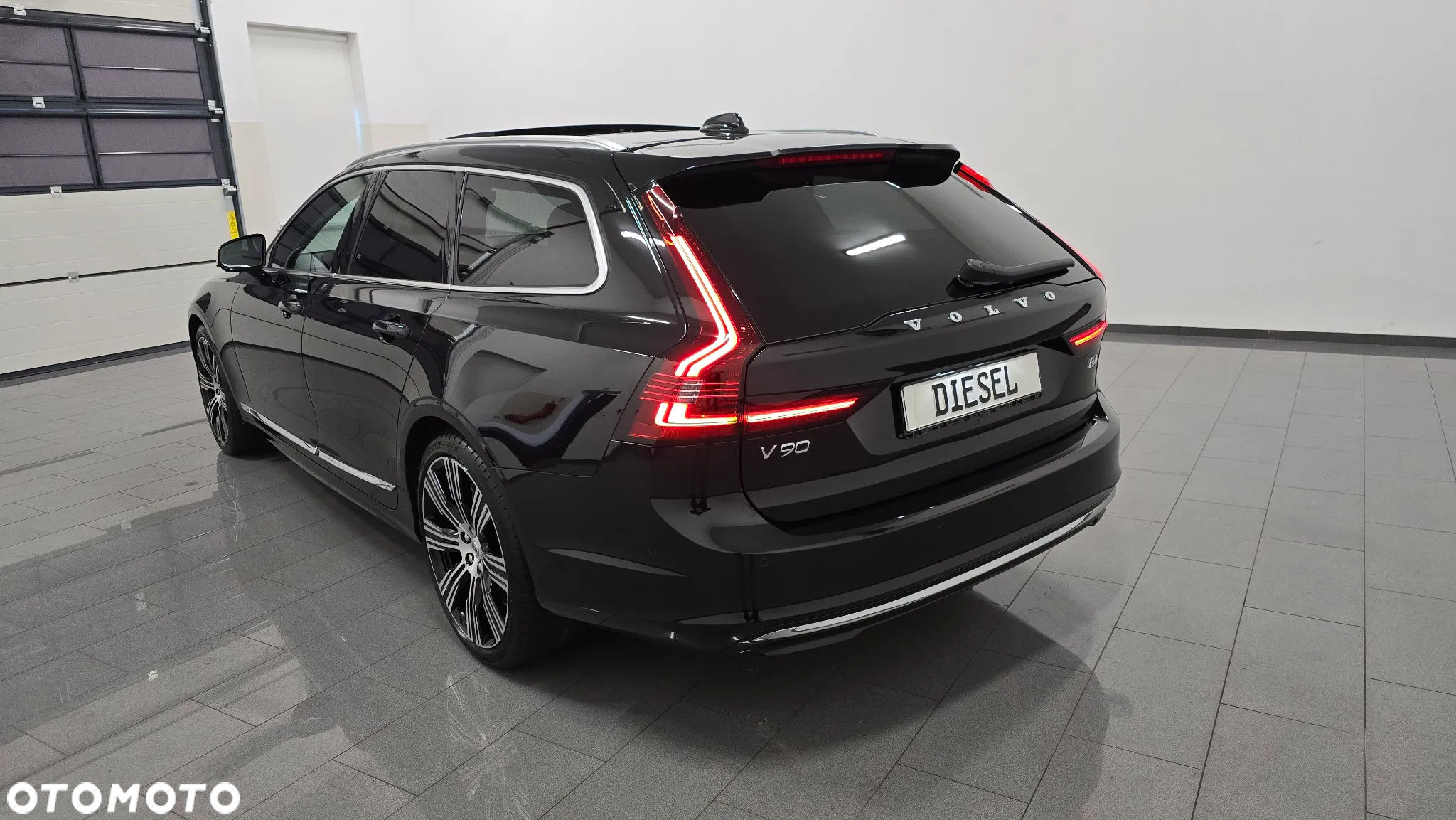 Volvo V90 B4 D Plus Dark - 4