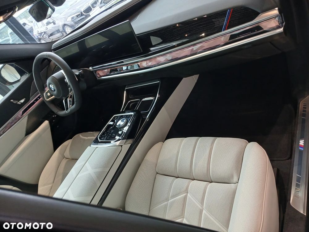 BMW Seria 7 740d xDrive mHEV sport - 23