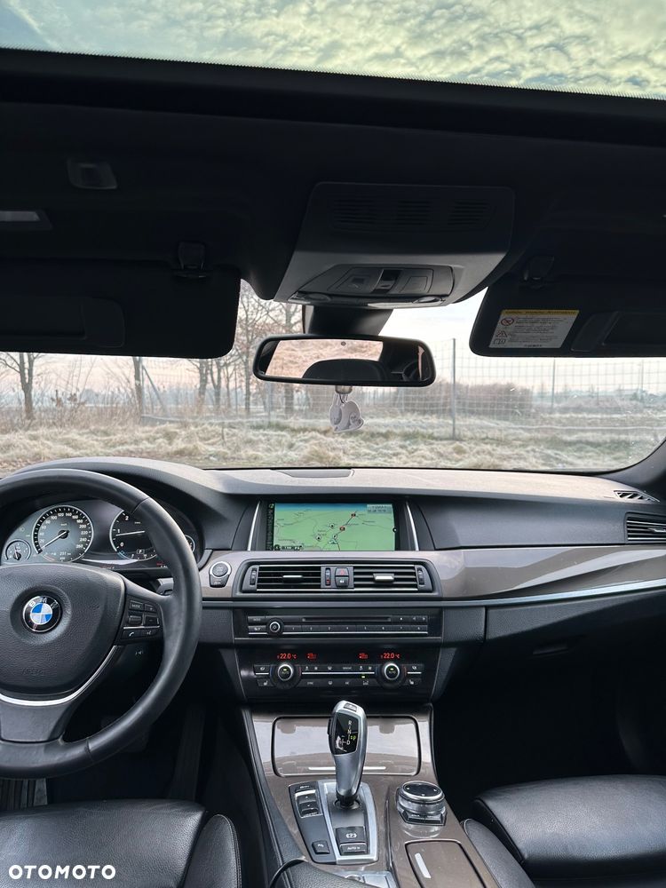 BMW Seria 5 530d Sport-Aut Modern Line - 24