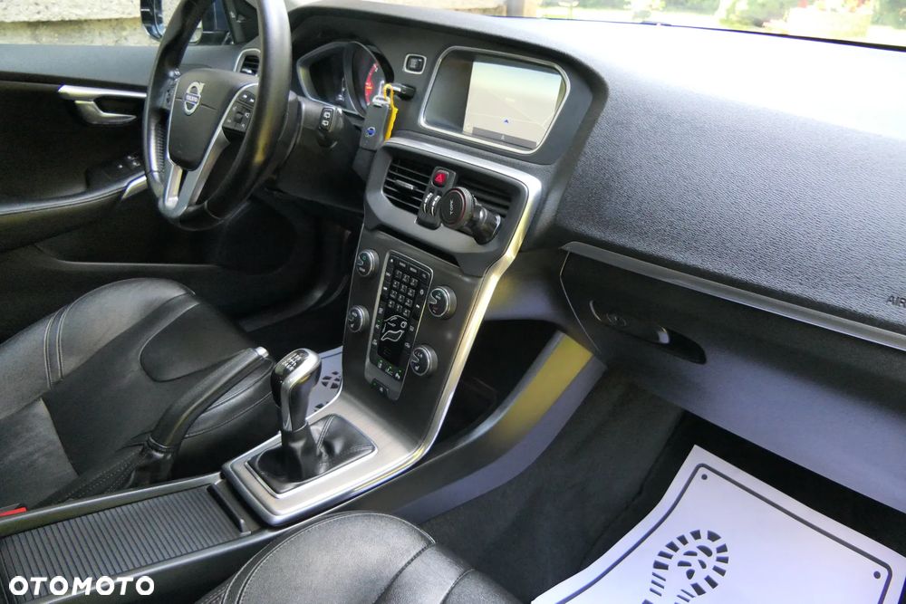 Volvo V40 D4 Summum - 18