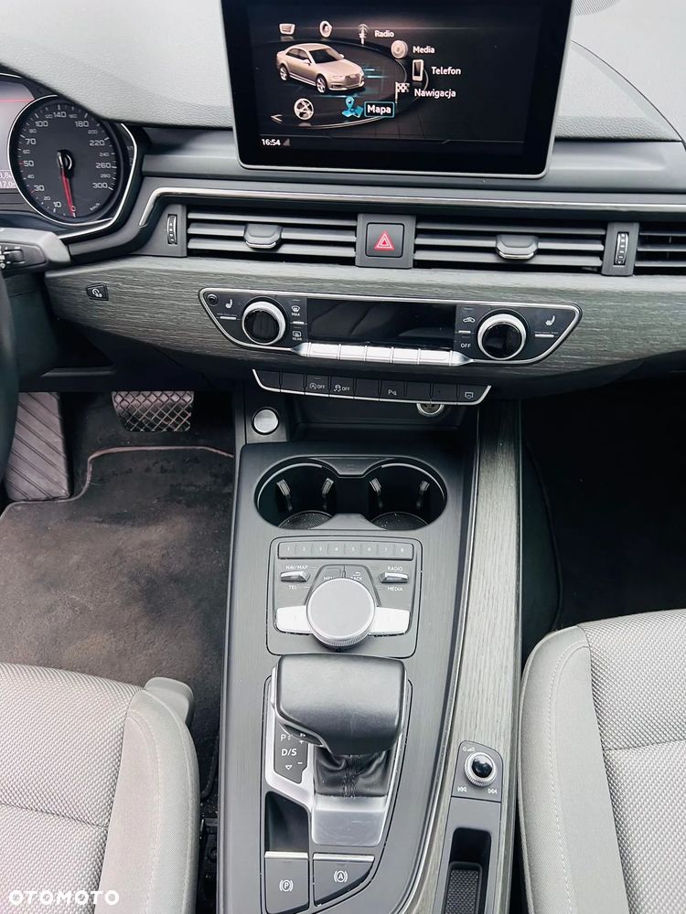 Audi A4 Limousine - 9