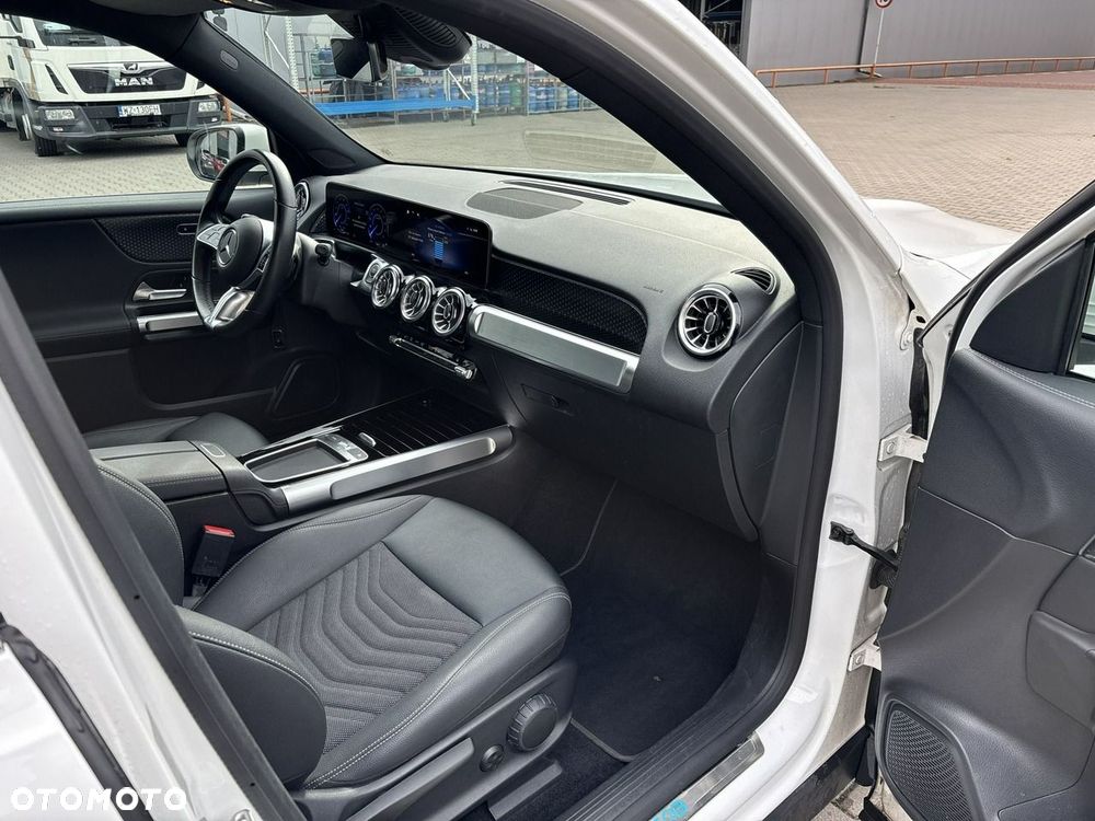 Mercedes-Benz EQB - 16