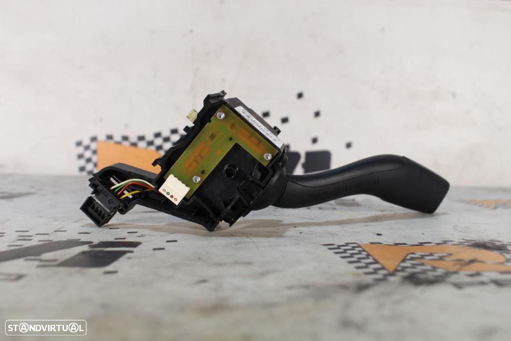 Manete Das Luzes / Piscas Audi A3 (8P1)  8P0953513a / 01103600 - 3