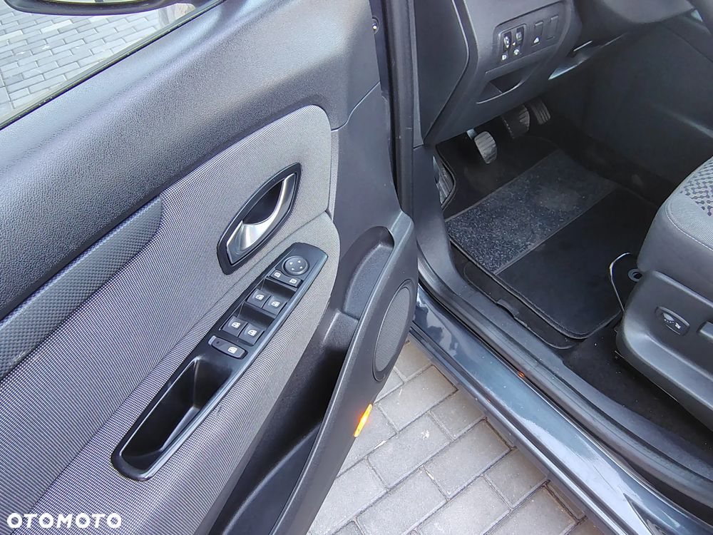 Renault Grand Scenic 1.6 16V 110 Expression - 10