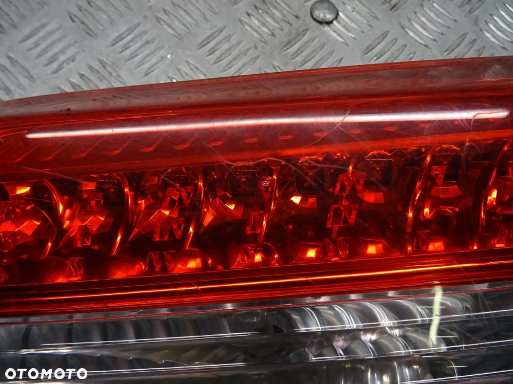 RENAULT LAGUNA III HB 07-12 2.0DCI LAMPA LEWA TYŁ TYLNA W KLAPĘ 265590001R - 4