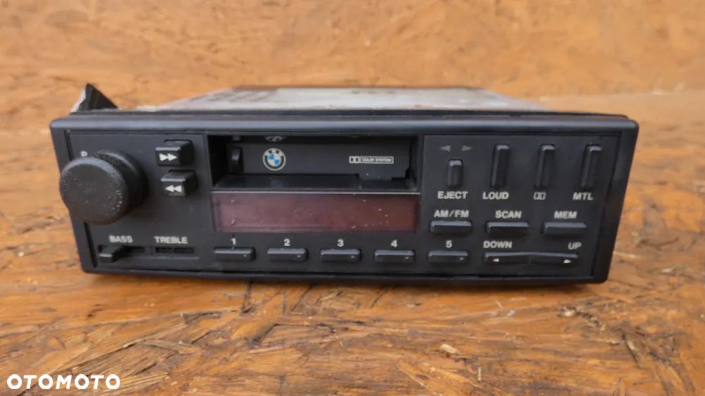 BMW E24 RADIO NA KASETY  CM5804 - 2