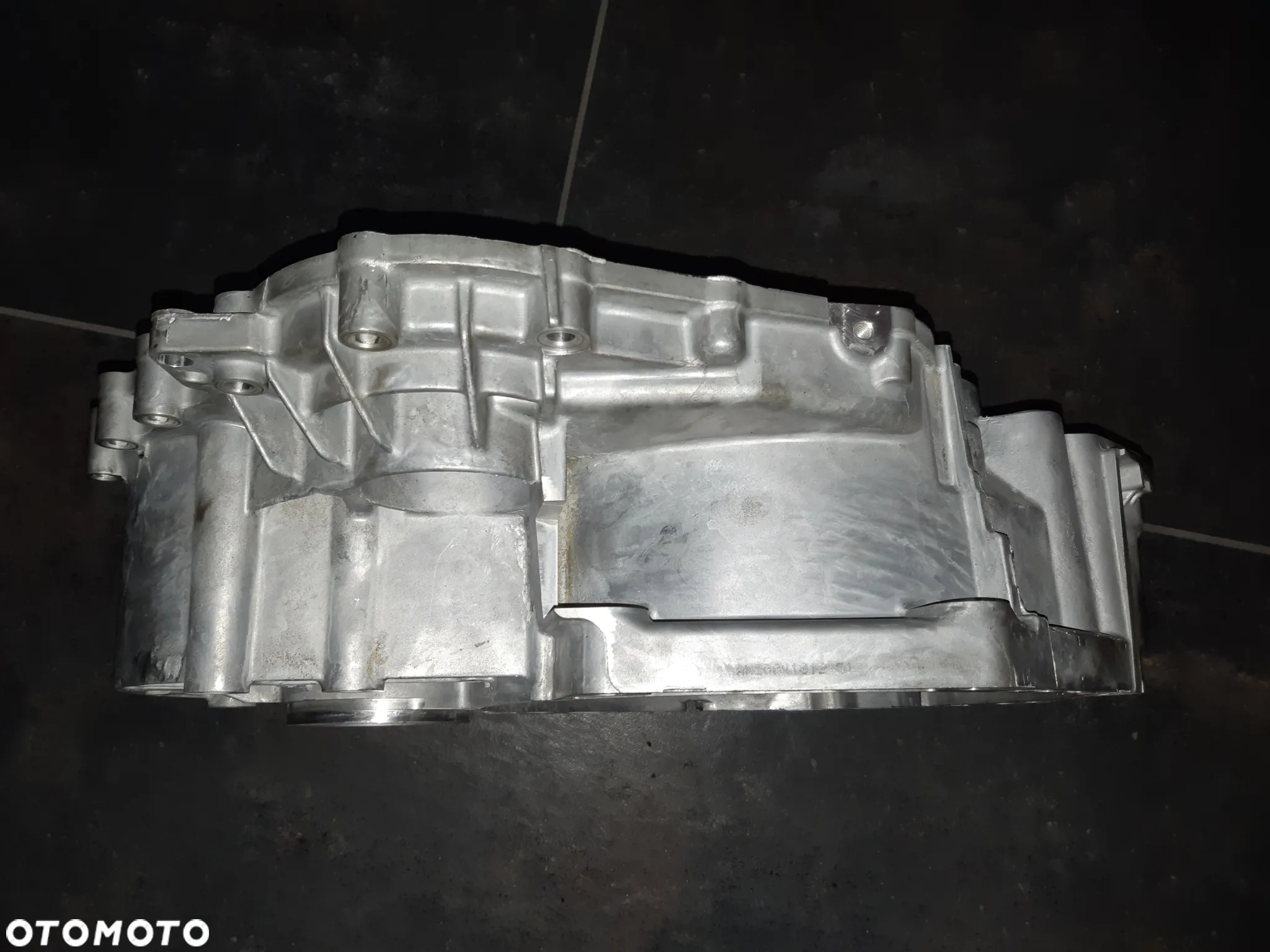 OBUDOWA SKRZYNI BIEGÓW VW Tiguan 2.0TDI 4X4 SBE 0A6301107AD - 3