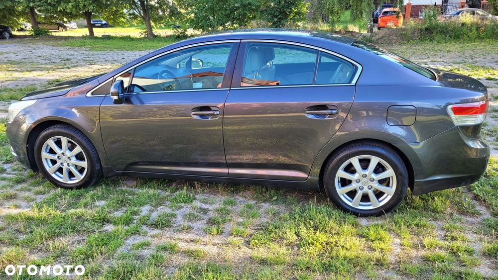 Toyota Avensis 1.8 Premium - 30