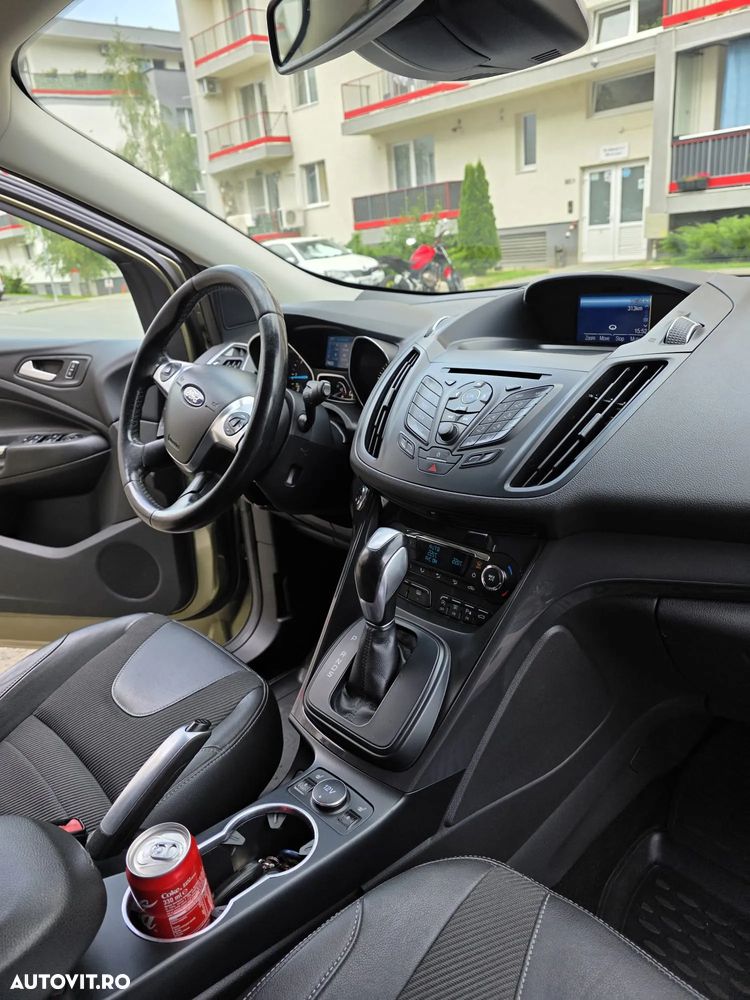 Ford Kuga 2.0 TDCi Powershift 4WD Titanium - 4