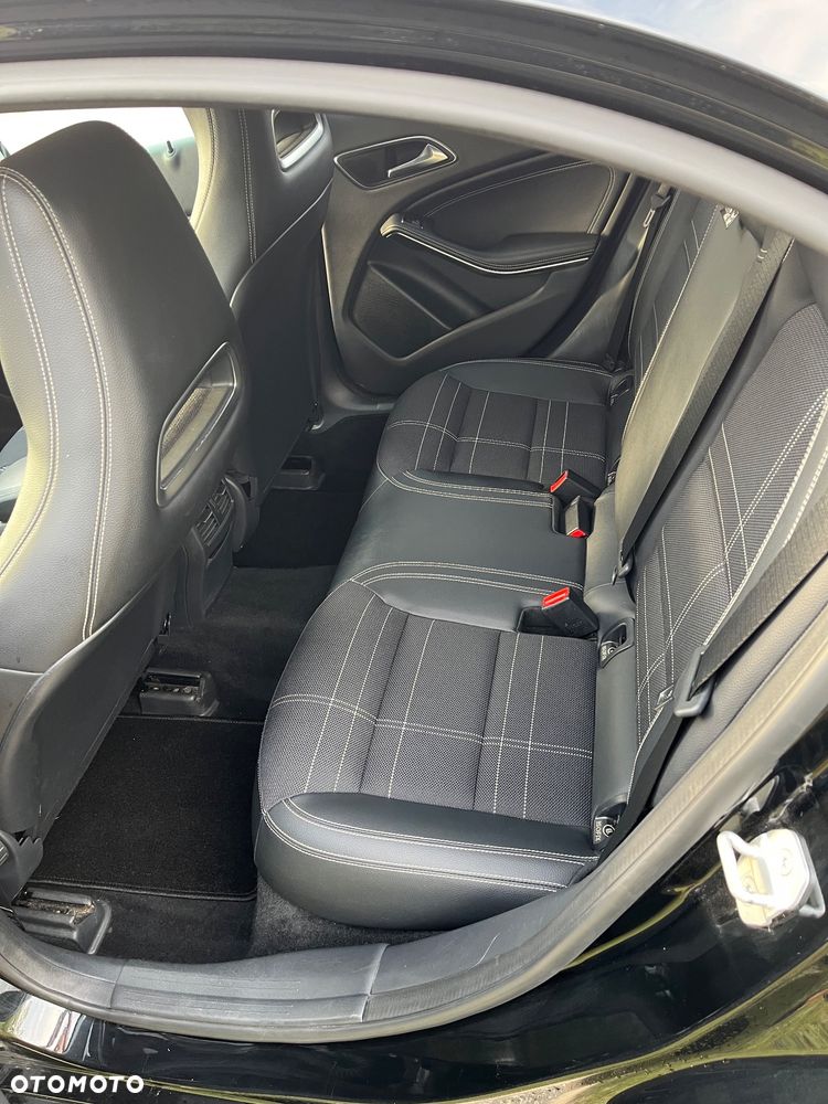Mercedes-Benz Klasa A 180 (BlueEFFICIENCY) Urban - 12
