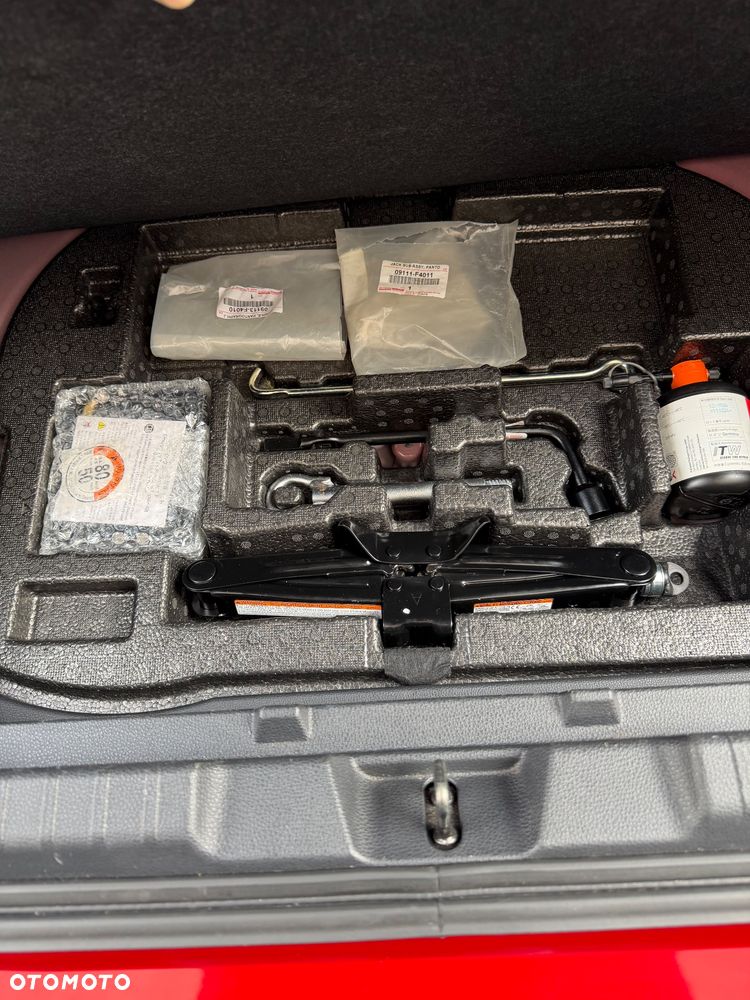 Toyota Corolla 1.8 Hybrid Team Deutschland - 20