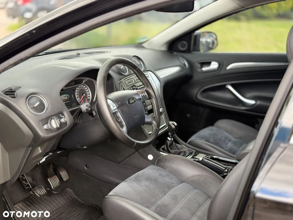 Ford Mondeo 2.2 TDCi Black Magic - 9