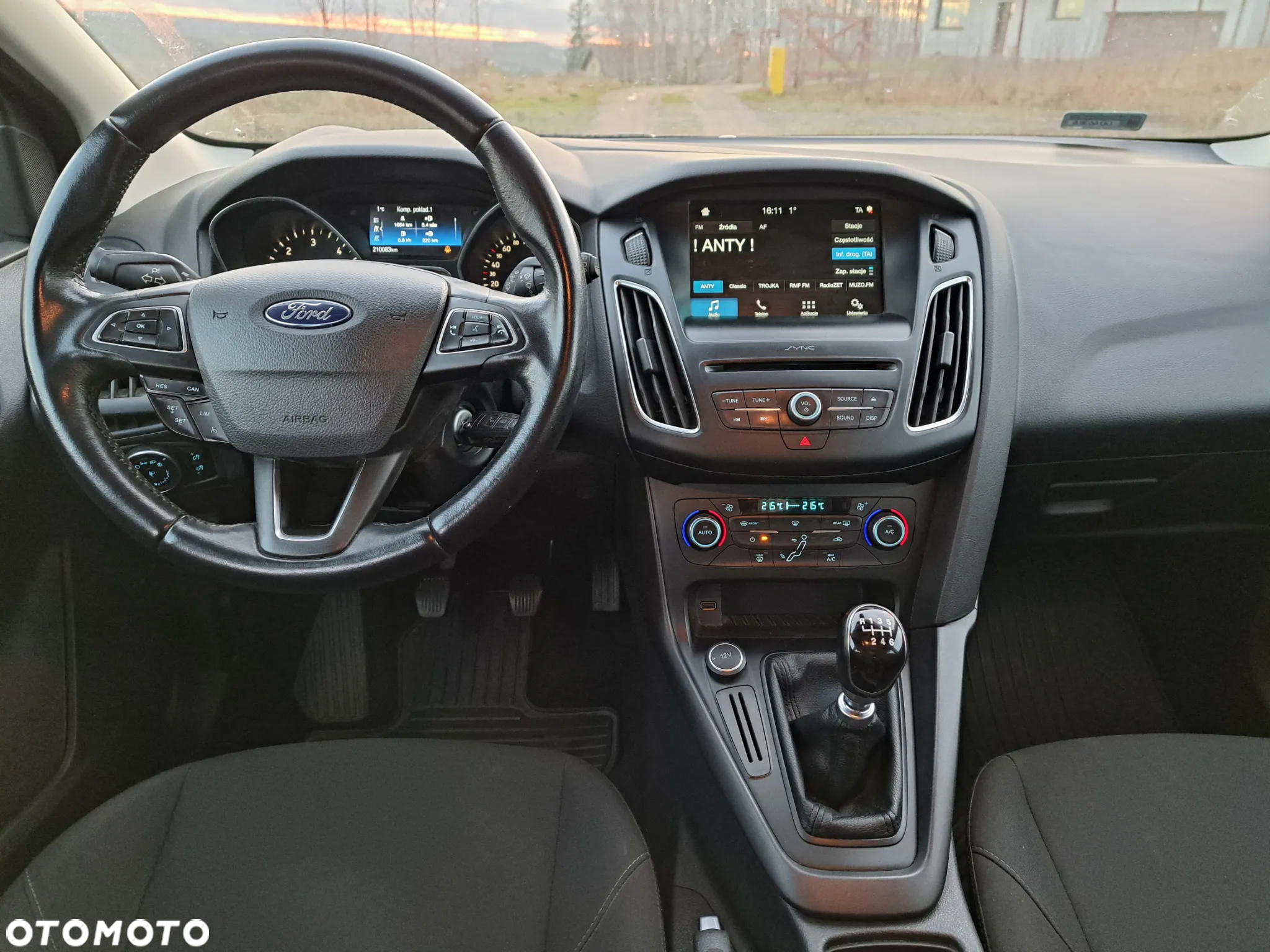Ford Focus 1.5 TDCi SYNC Edition - 14