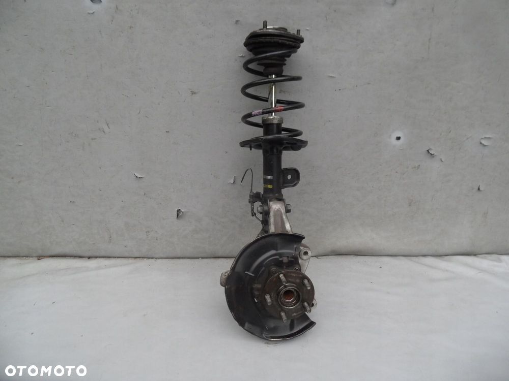 MCPERSON MCPHERSON ZWROTNICA PRAWY PRZÓD TOYOTA PRIUS III CT200H 1.8 - 1