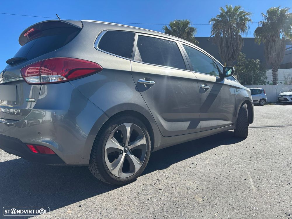 Kia Carens 1.7 CRDi ISG TX - 6