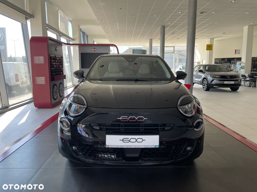 Fiat 600 1.2 Turbo La Prima eDCT - 2