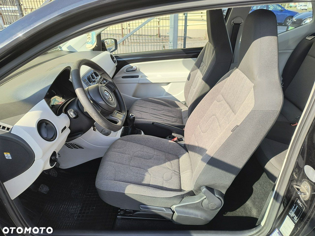 Volkswagen up! - 8