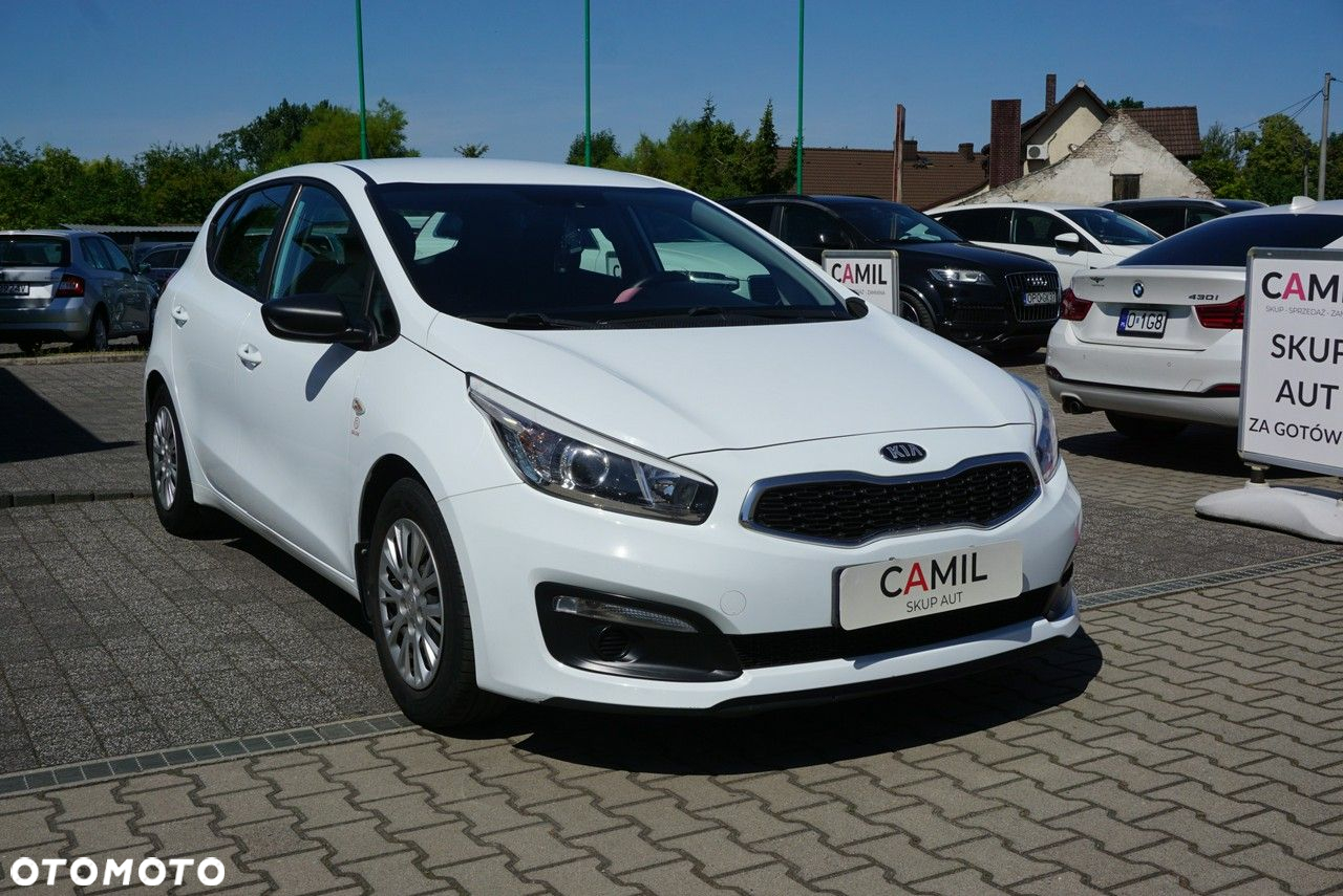 Kia Ceed - 4