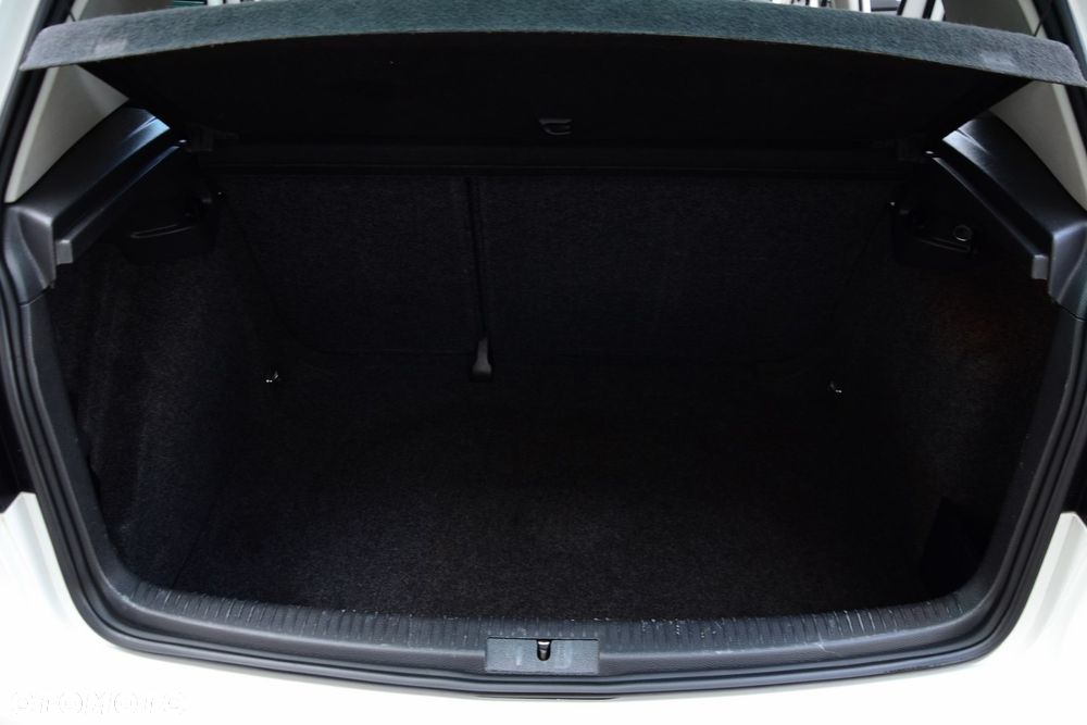 Volkswagen Golf - 31