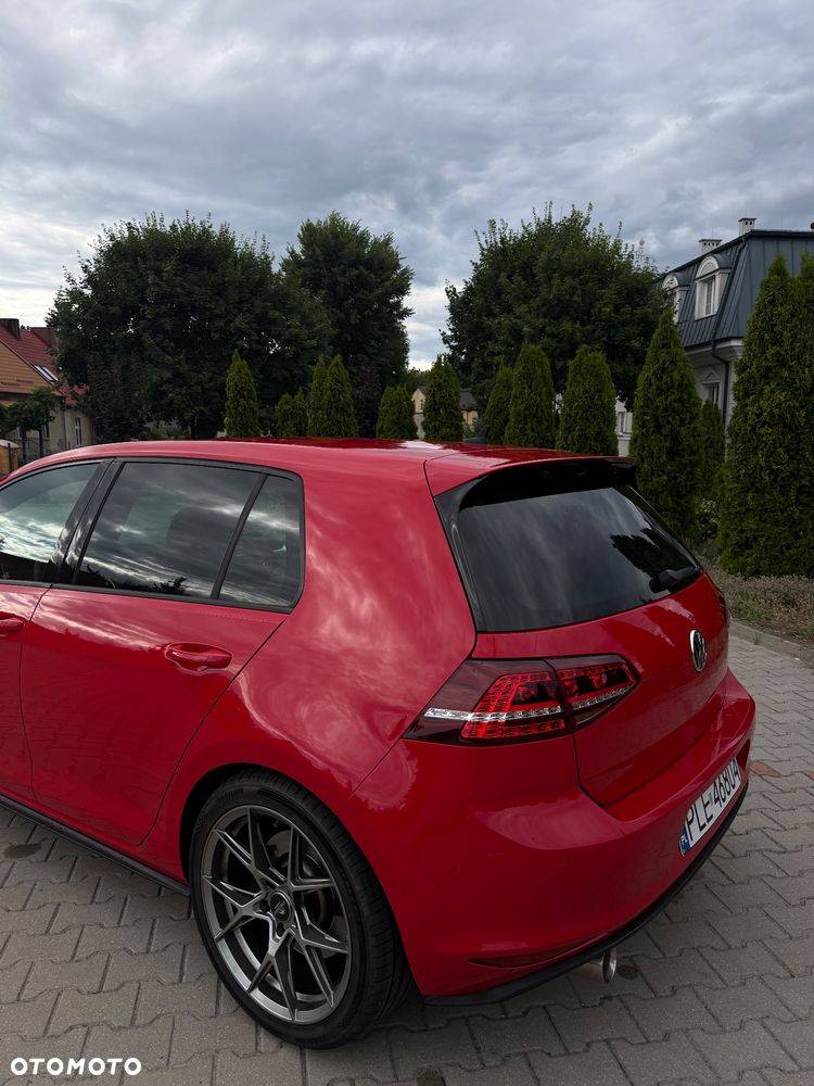 Volkswagen Golf - 6