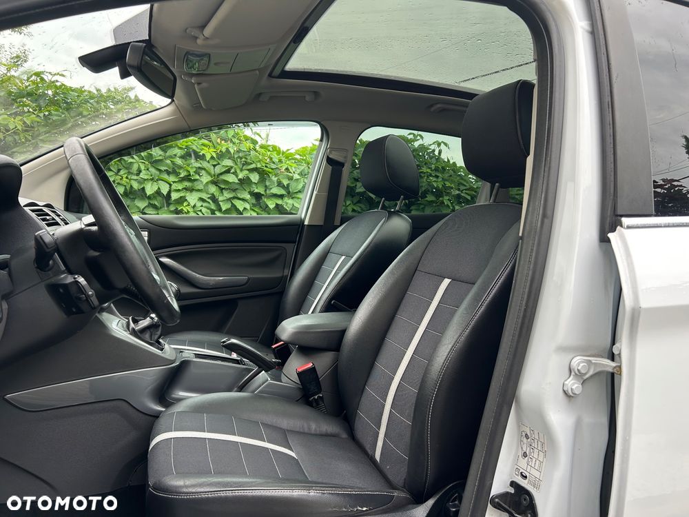 Ford Kuga 2.0 TDCi 2x4 Titanium - 23