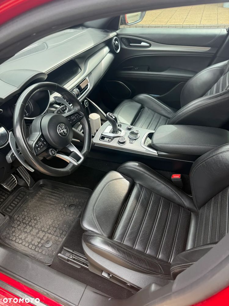 Alfa Romeo Stelvio 2.0 Turbo Veloce Q4 - 13