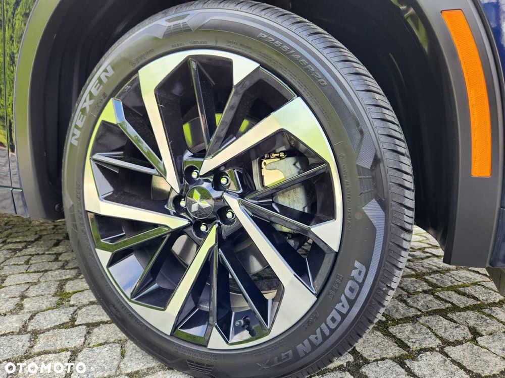 Mitsubishi Outlander - 3