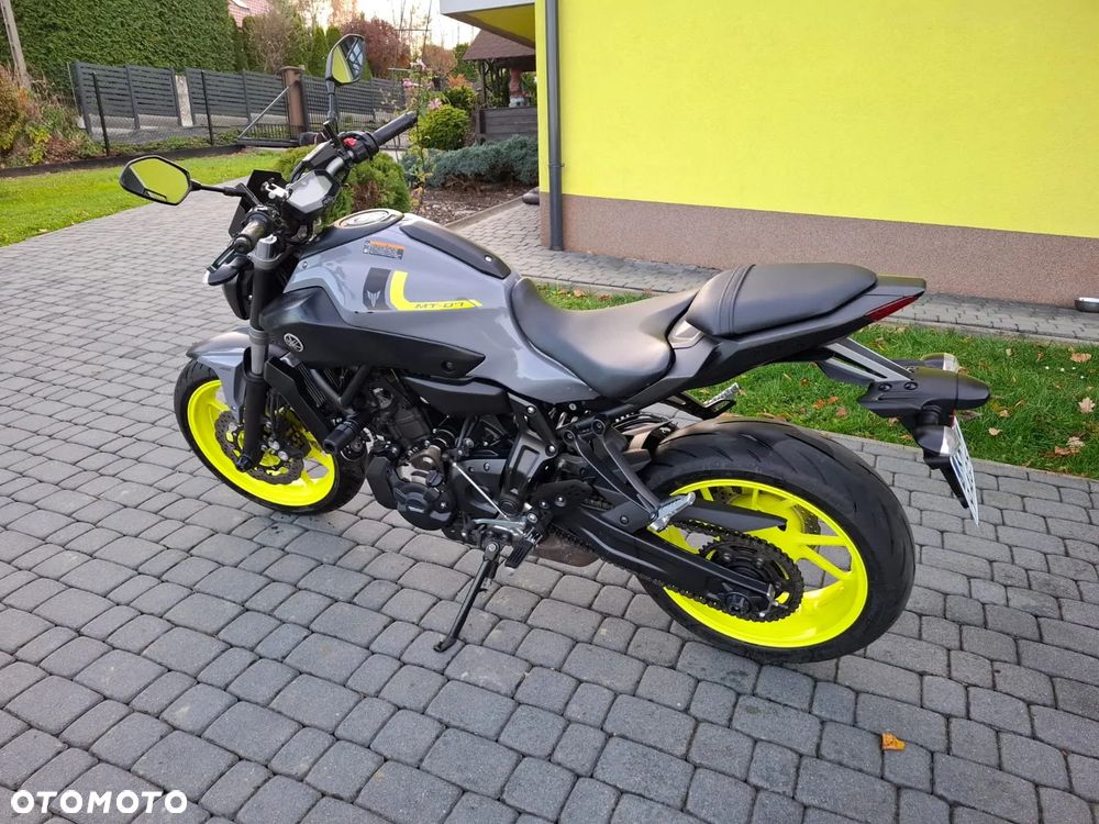 Yamaha MT - 7