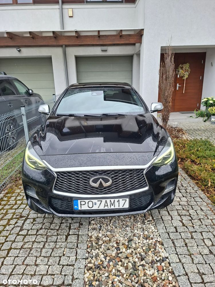 Infiniti Q30 2.0t Sport 7DCT - 2