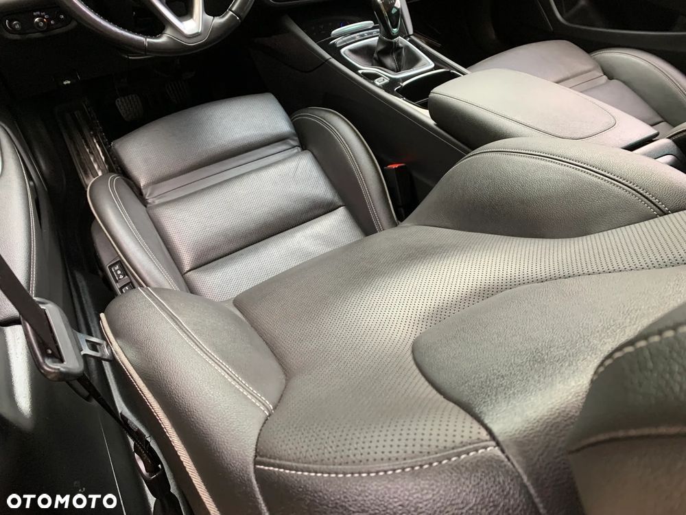 Opel Insignia - 34