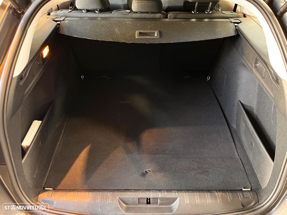 Peugeot 308 SW - 23
