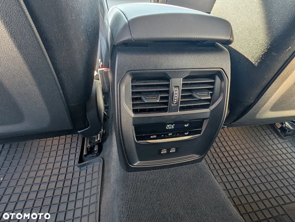 BMW Seria 3 318i Sport Line - 22