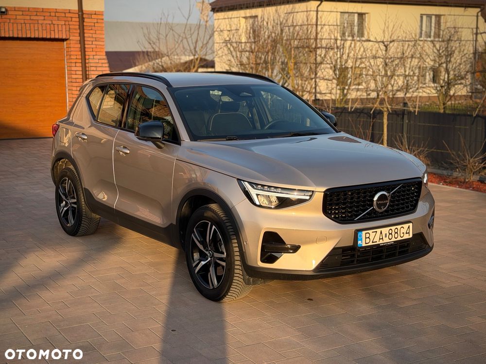 Volvo XC 40 B3 Plus Dark - 1