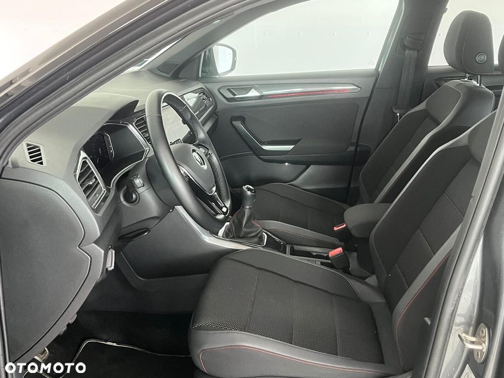 Volkswagen T-Roc - 16
