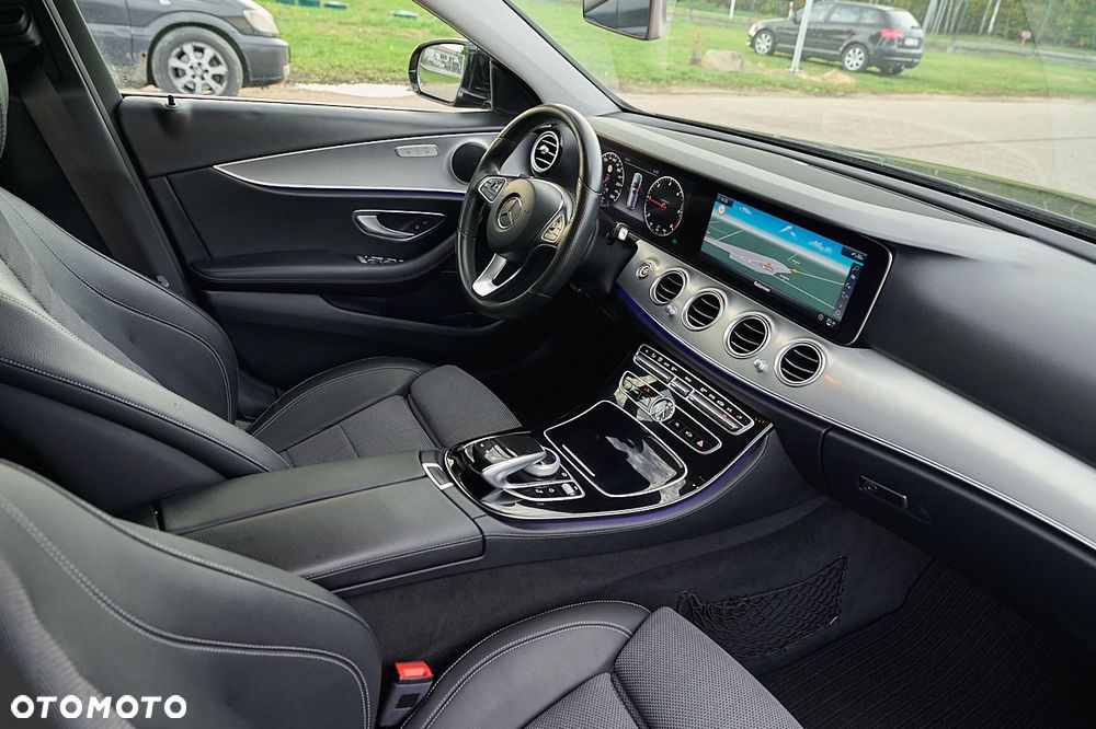 Mercedes-Benz Klasa E 220 d 9G-TRONIC - 20