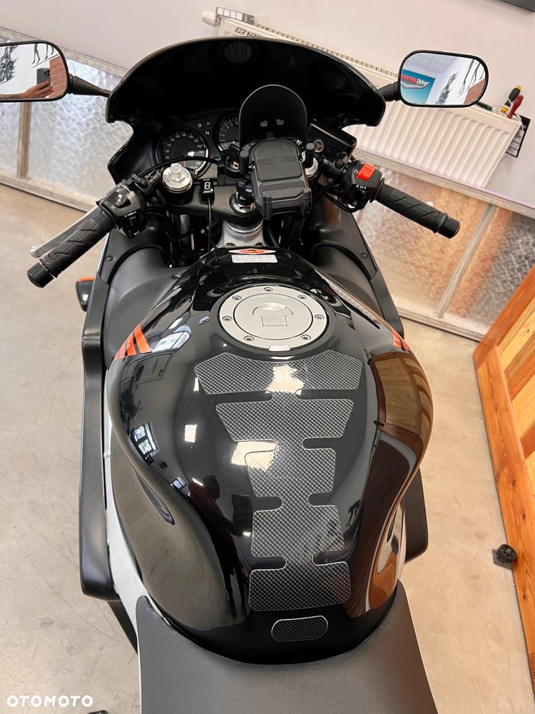 Honda CBR - 9