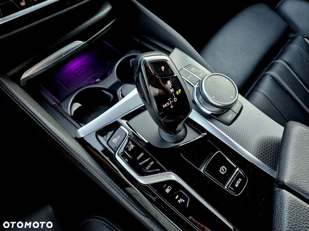 BMW Seria 5 530e M Sport sport - 21