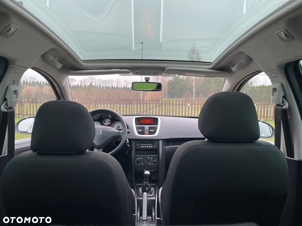 Peugeot 207 - 15