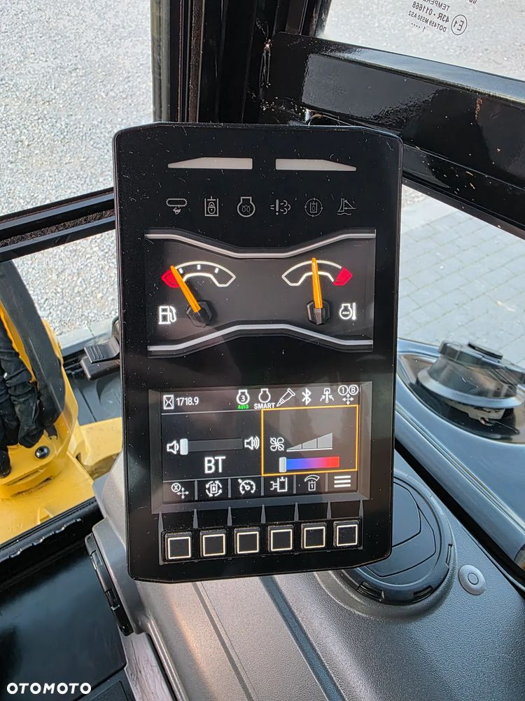 Caterpillar CAT 302.7 CR mini koparka szybkozłącze 3 łyżki piękna serwisowana 1 wł JCB sprowadzona w oryginale - 5