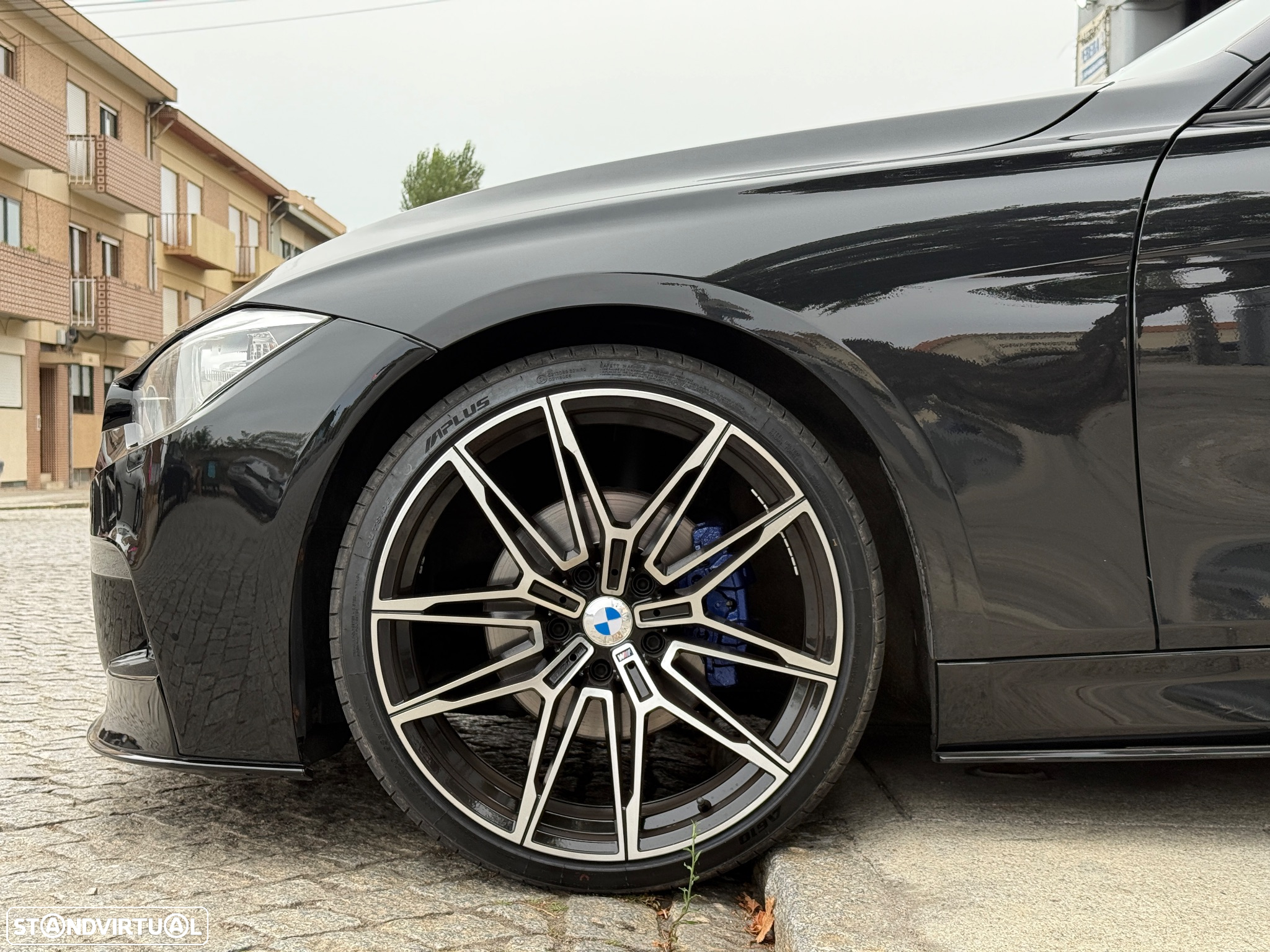 BMW 320 d Pack M - 14