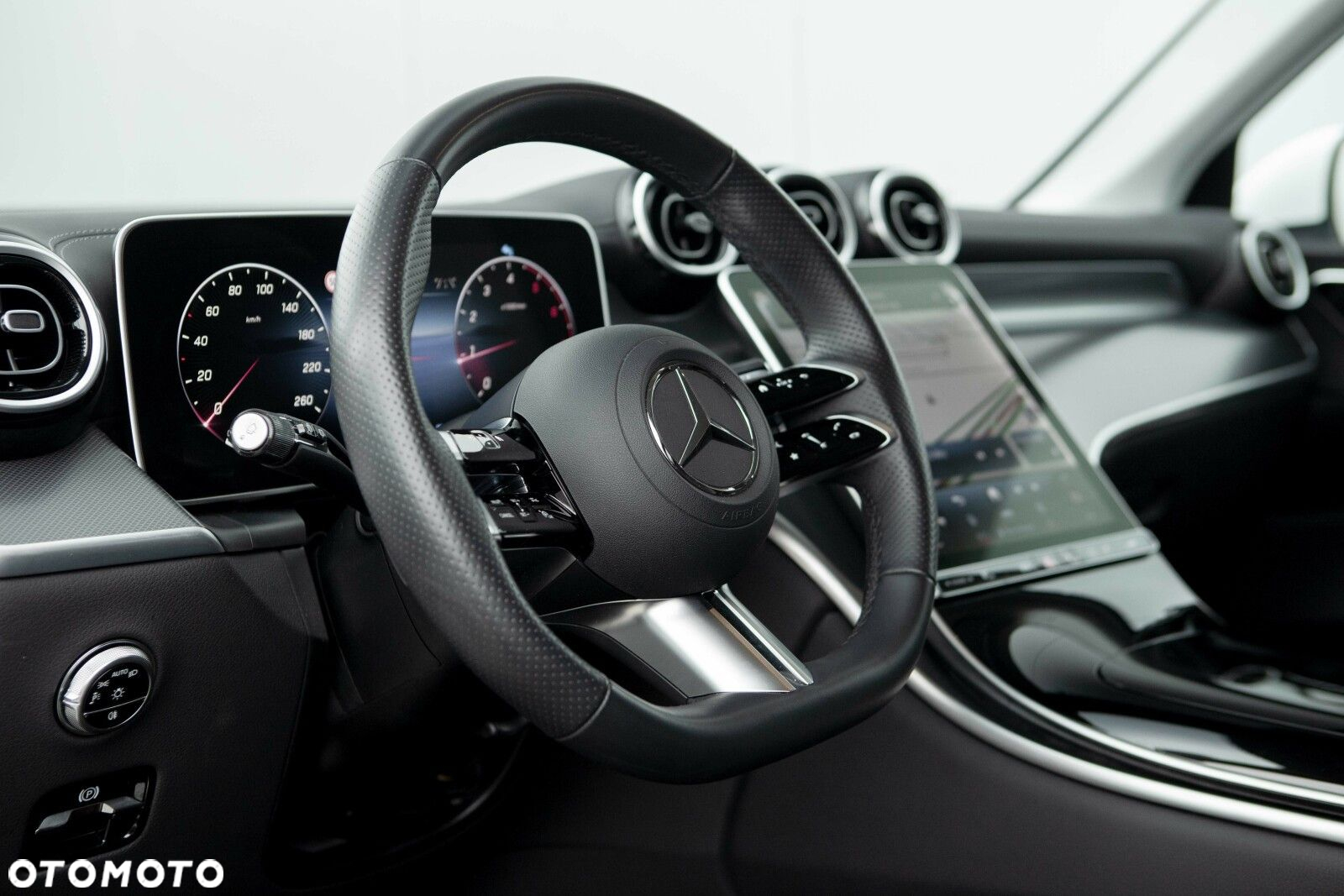 Mercedes-Benz GLC - 18